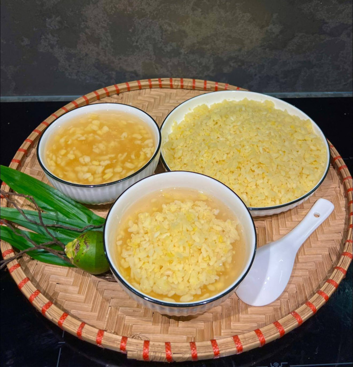 Không có bánh kem thành tựu, gen Z Hà Nội khoe ‘mâm cơm thành tựu 2025’